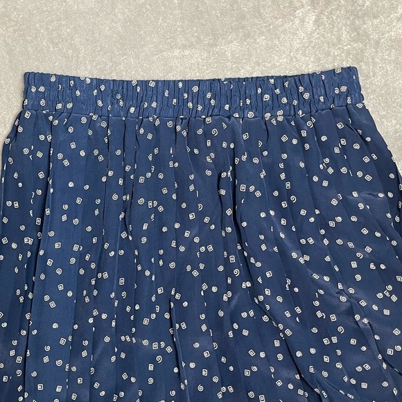 Vintage Haberdashery Leslie Fay Navy Blue Pleated Skirt w/ Shapes - Size 10 - Picture 2 of 8